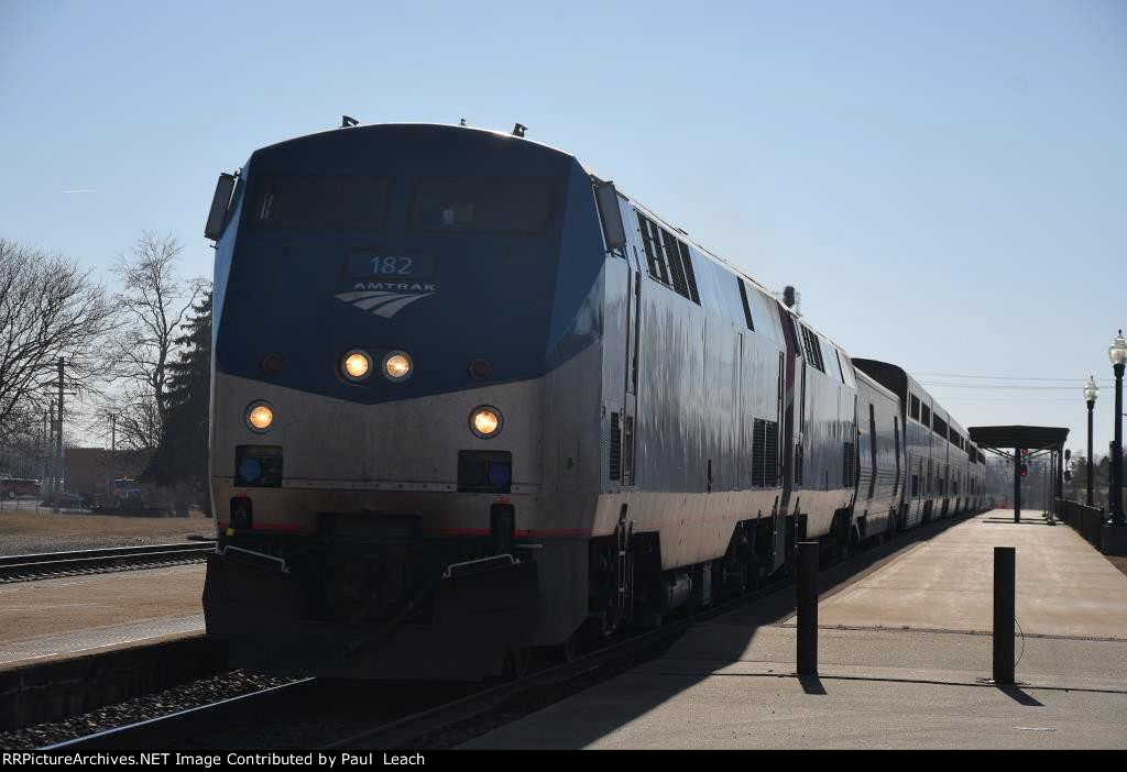 Eastbound "Southwest Chief" makes its stop